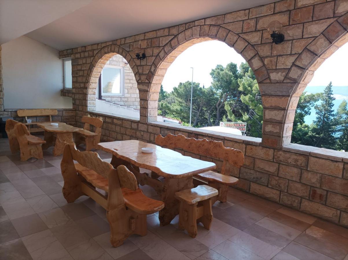 Villa Ljetni San โอมิช ภายนอก รูปภาพ